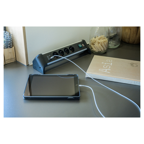 Удлинитель с USB зарядкой 1.8 метра 4 розетки Brennenstuhl Alu-Office-Line черный - 1391040410 фото Удлинитель с USB зарядкой 1.8 метра 4 розетки Brennenstuhl Alu-Office-Line черный 1391040410 фото